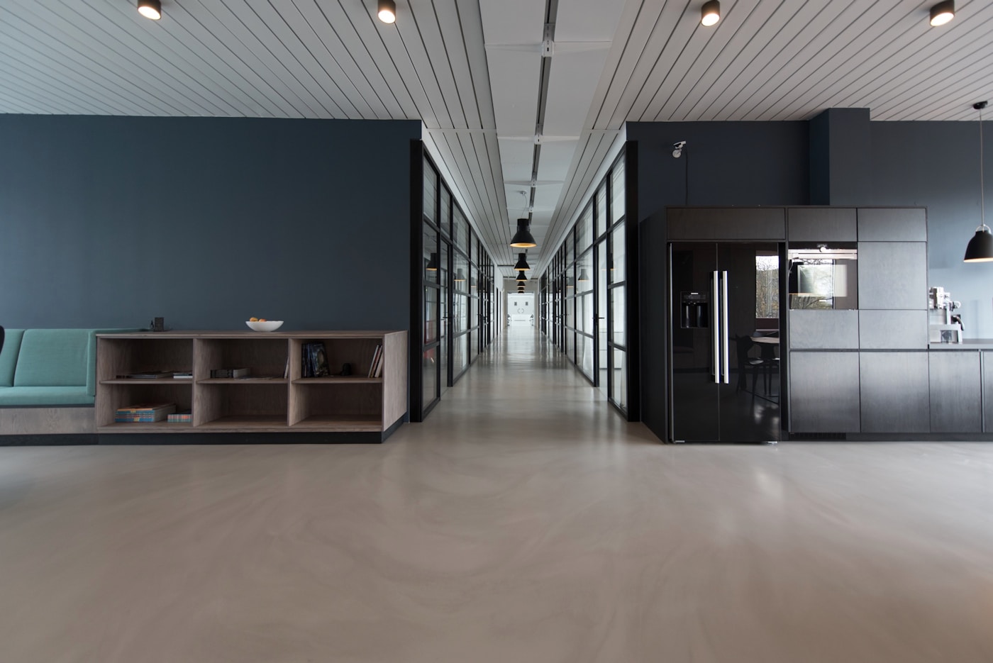 Urban works and commercial spaces